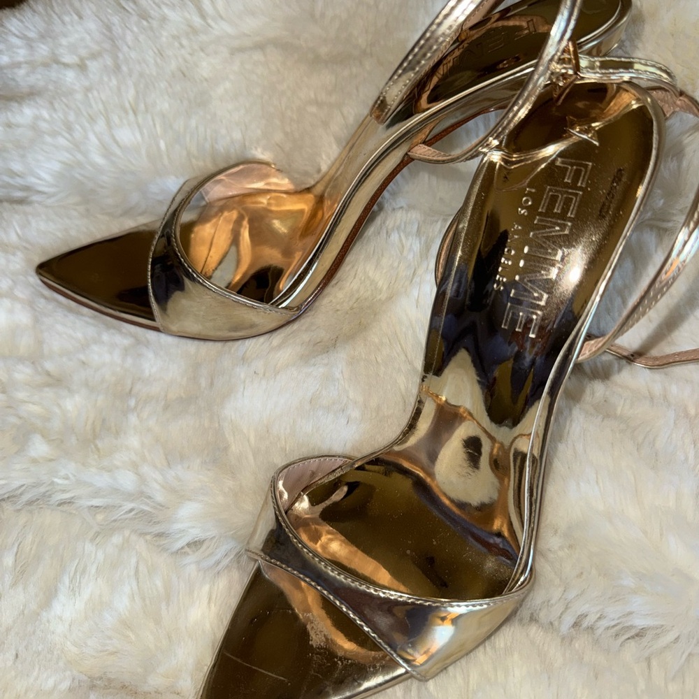 GG Heel in Mirrored Gold - Picture 3 of 11